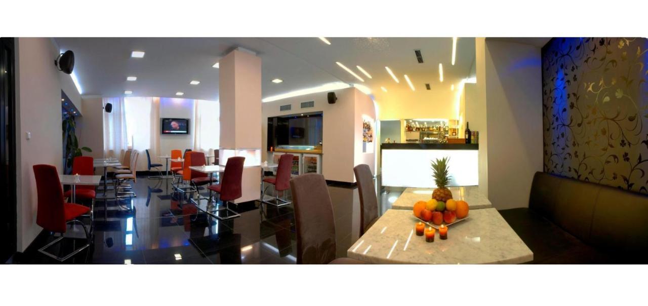 Relax Inn Prag Exterior foto